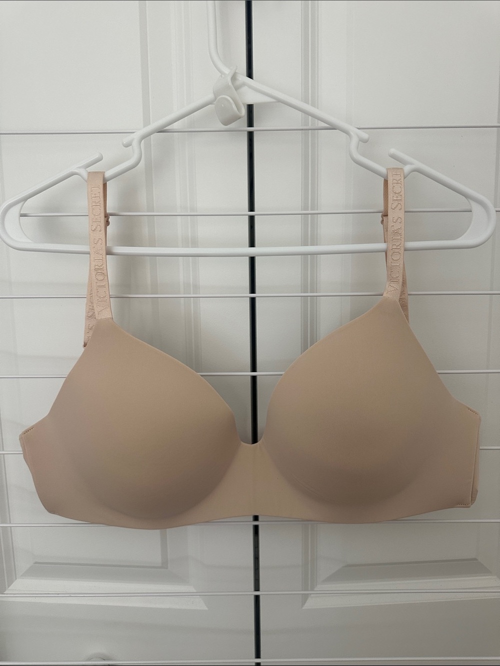 Victoria's Secret Beige Seamless T-Shirt Bra